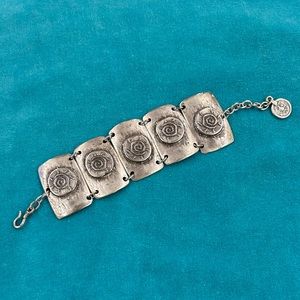 3/$21 ⚡️ Silver Tone Metal Bracelet with Sun Design